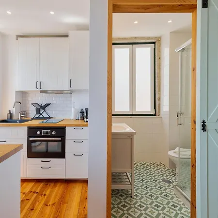 アパート Luxury Loft In セトゥーバル