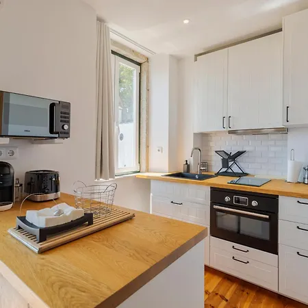 Luxury Loft In セトゥーバル