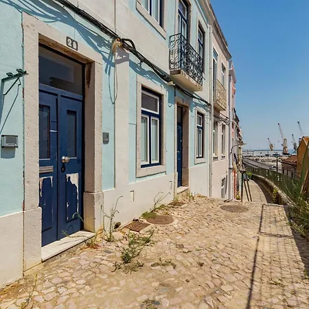 アパート Luxury Loft In セトゥーバル