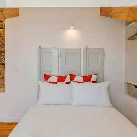 Luxury Loft In * セトゥーバル